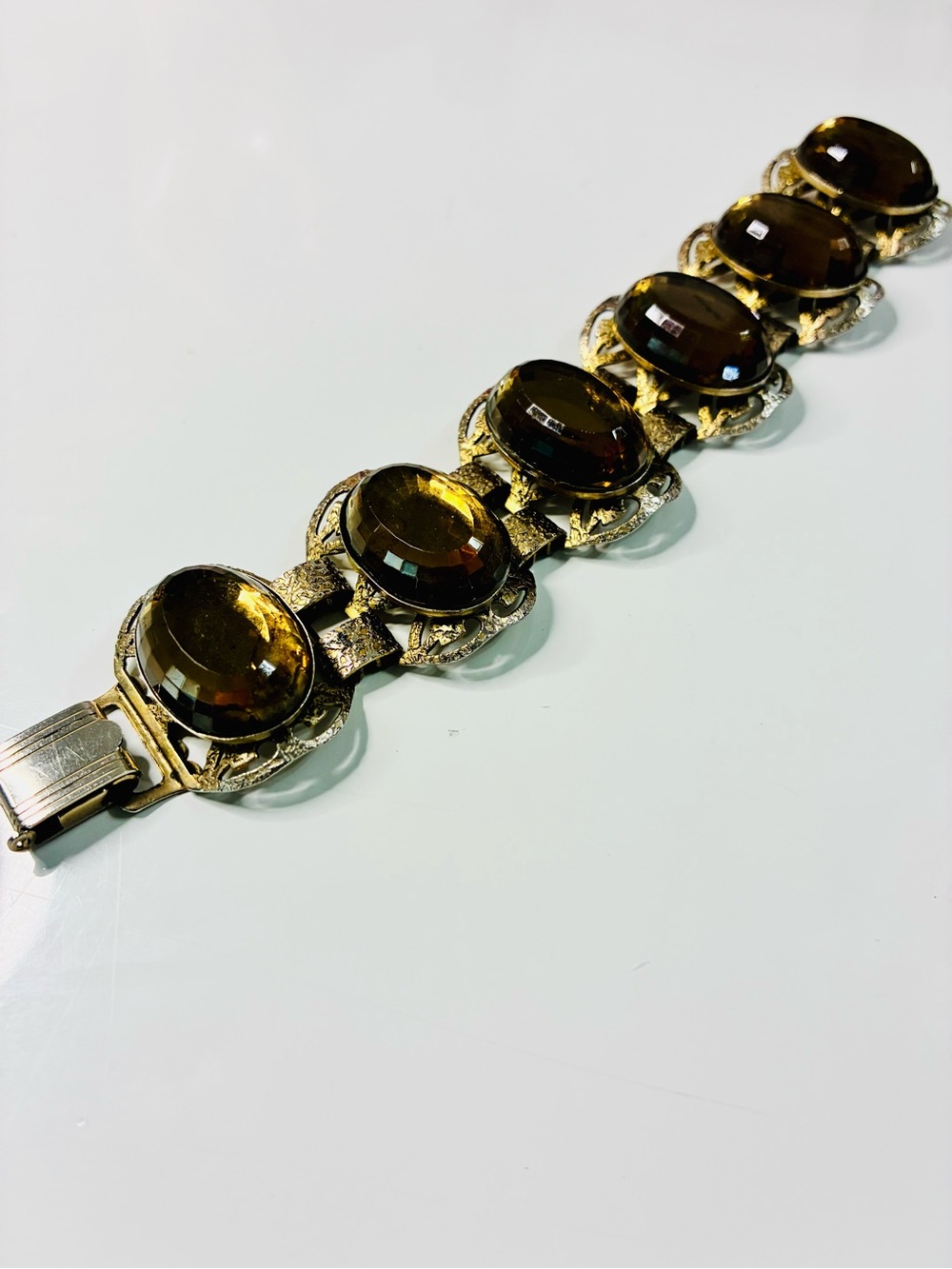 VTG Retro Brassy Gold-Tone Bracelet with Honey Amber Acrylic Cabochons
